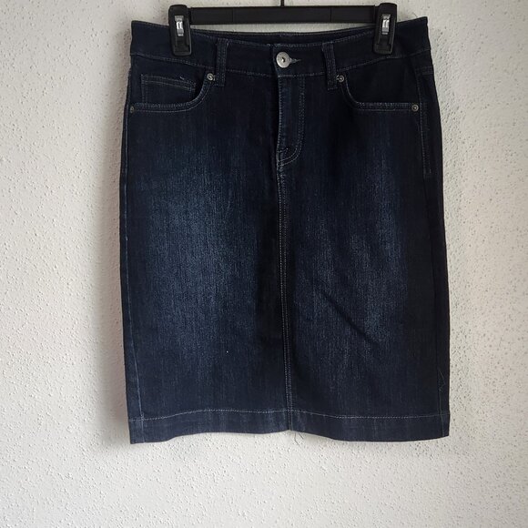Style & Co Women's Dark Blue Denim1 Button With Zipper 5" Back Split Skirt Sz 4 - Picture 1 of 2